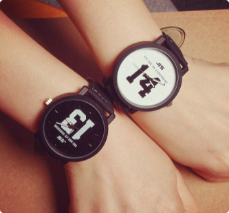 1314 big digital Korean version of the tide Harajuku pair of black and white couple watches Korean...
