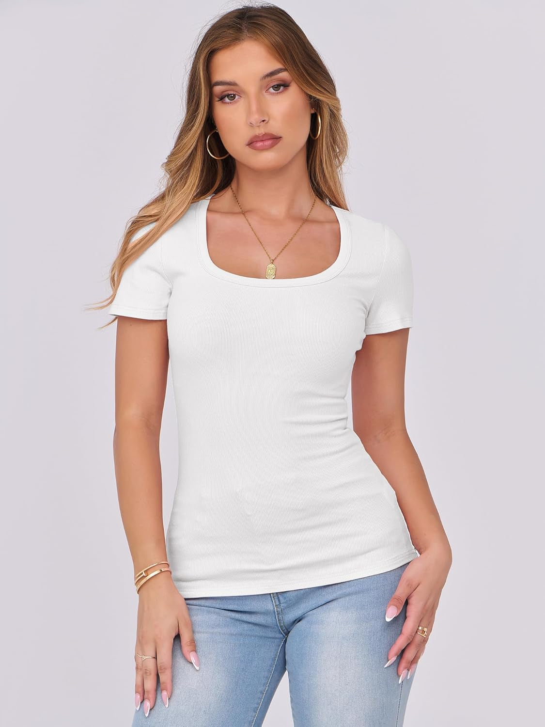 Women Short Sleeve Tops Scoop Neck Ribbed Knit Slim Fitted Basic Tee Shirts 2025 Casual Summer Trendy Clothes